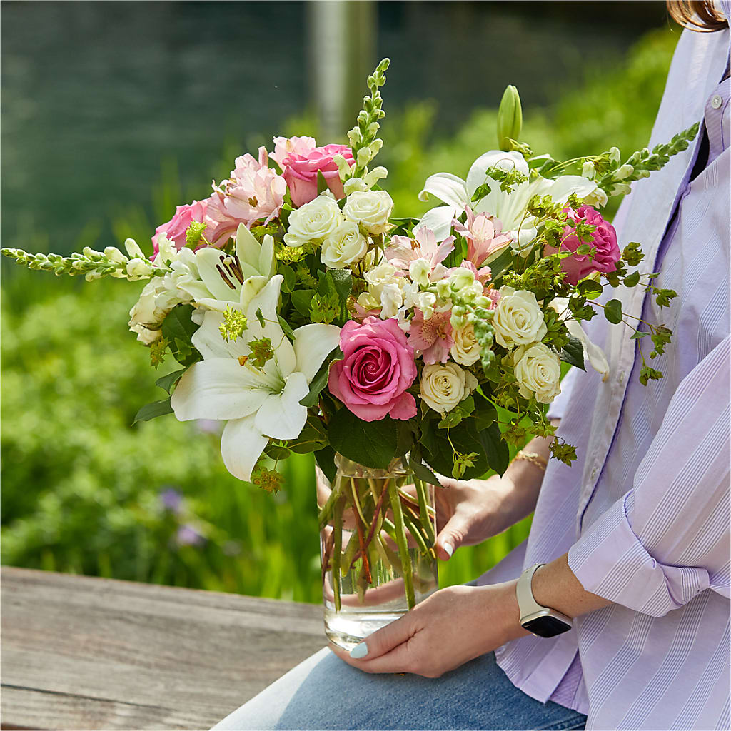 Fondly Bouquet –  Jose Arrangements, Los Angeles CA